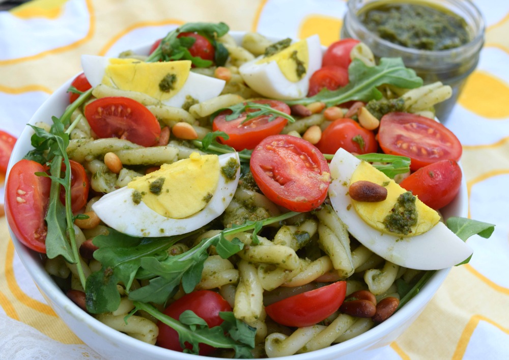 12 minute Egg Pesto Pasta Salad