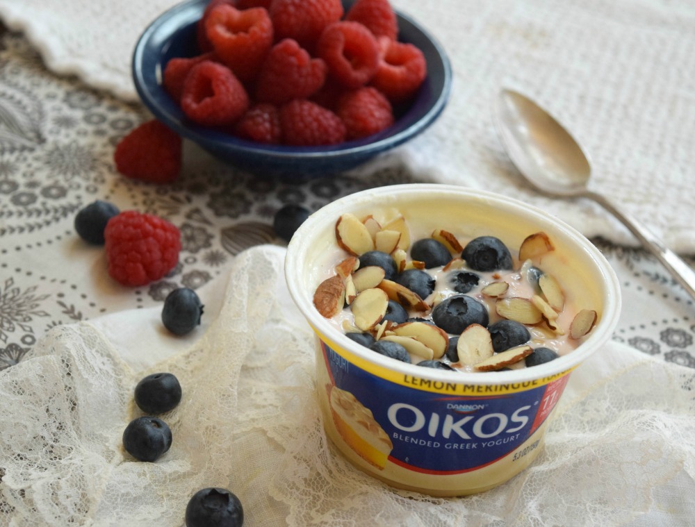 Oidos Greek Yogurt with nuts and berries
