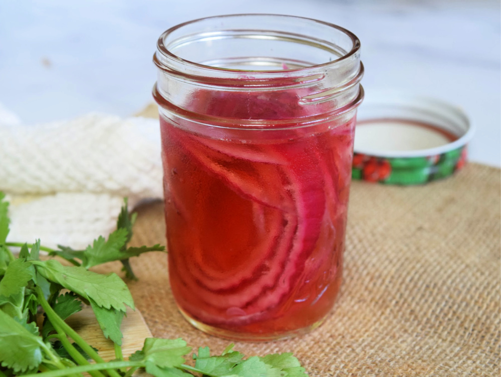quick pickled red onions made with stevia