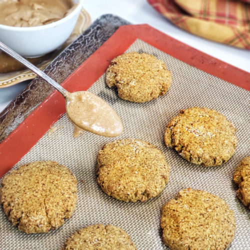 Low-carb Pumpkin Spice Latte Cookies (gluten-free) - thefitfork.com