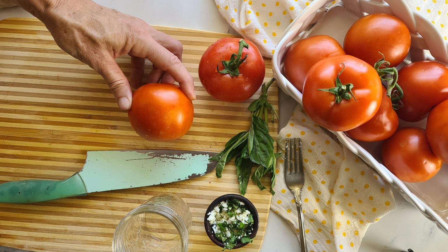 Tomato Rings Feta Egg Tomato Rings - thefitfork.comthefitfork.com