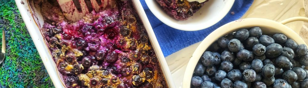 Blueberry Steel Cut Oat Bake with protein is sweet, simple, make-ahead goodness. 290 cal per serving, 21 g protein, healthy whole grain carbs. Perfect fuel runs and workouts.