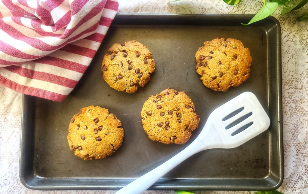 Enjoy homemade cookie goodness with a boost of muscle-making protein. These Chocolate Chip Protein Cookies are all comfort food with none of the guilt, and have a gluten-free option. The small-batch size (makes 4) is just right to share or last a couple days!